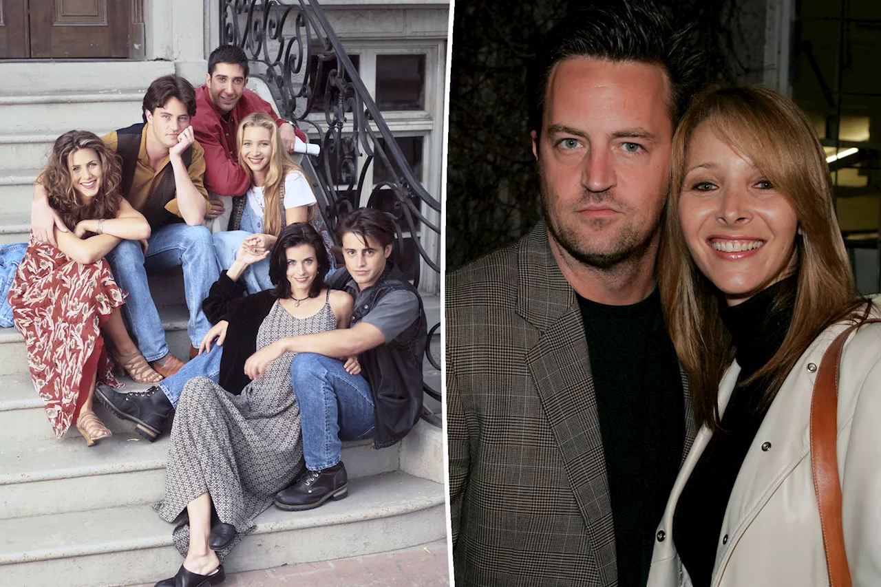 Lisa Kudrow is rewatching 'Friends' to keep 'hilarious' Matthew Perry's memory alive