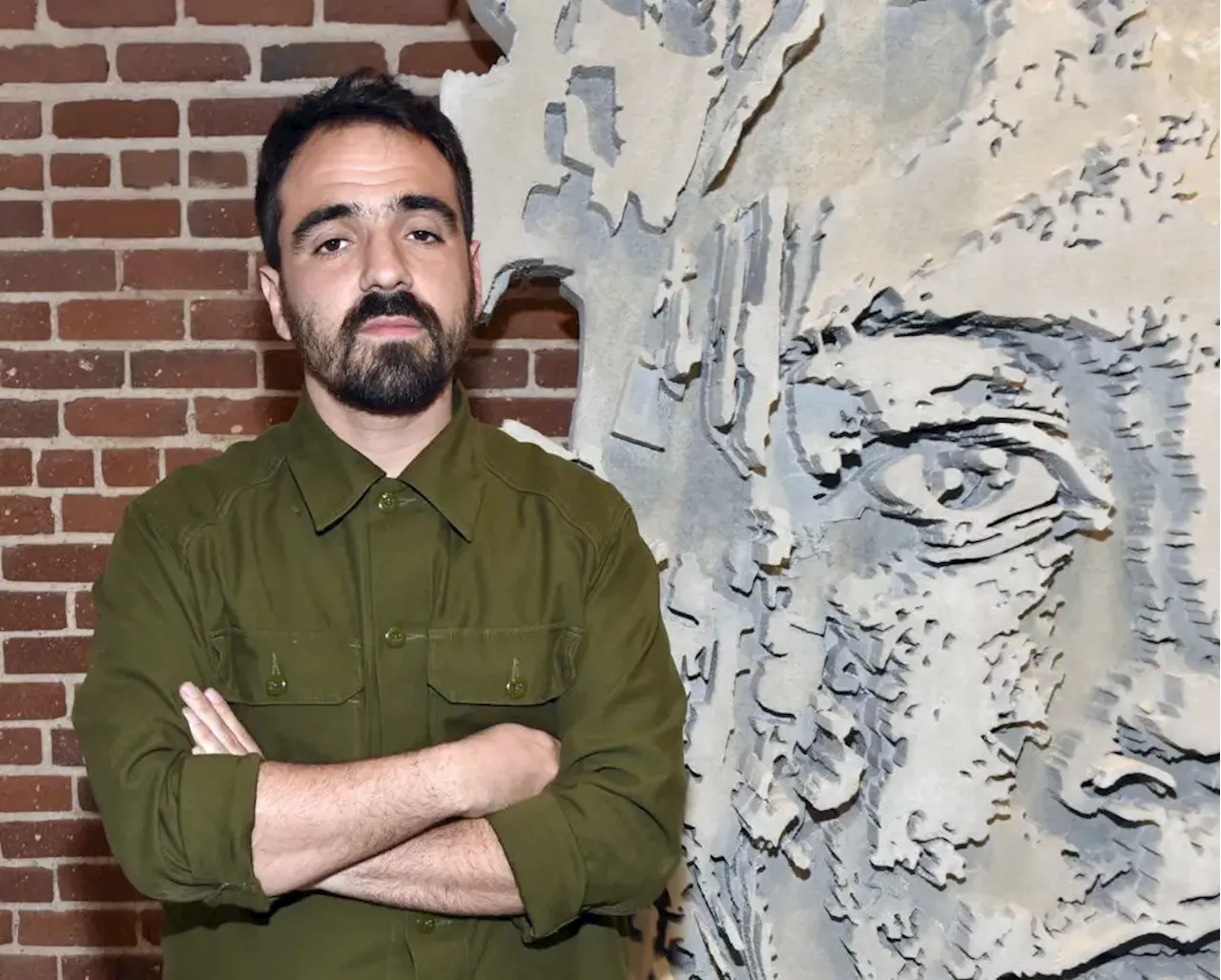 Vhils inaugura em Bruxelas mural sobre revoluções europeias, com foco na dos Cravos