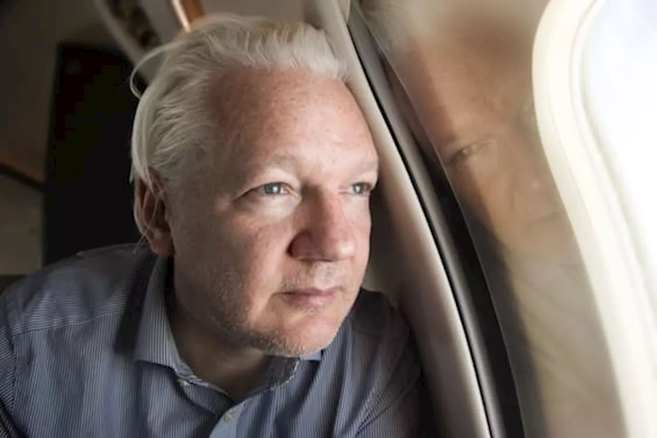 Julian Assange ha patteggiato negli Usa, è in volo per l'Australia