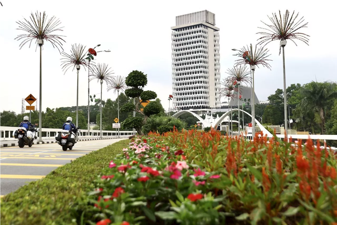 Visa liberalisation, UiTM enrolment, ringgit value in focus at Dewan Rakyat today