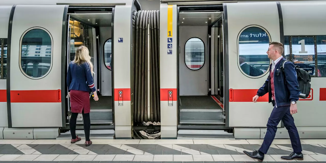 Protest gegen digitale Bahncard: Servicelücke Schiene