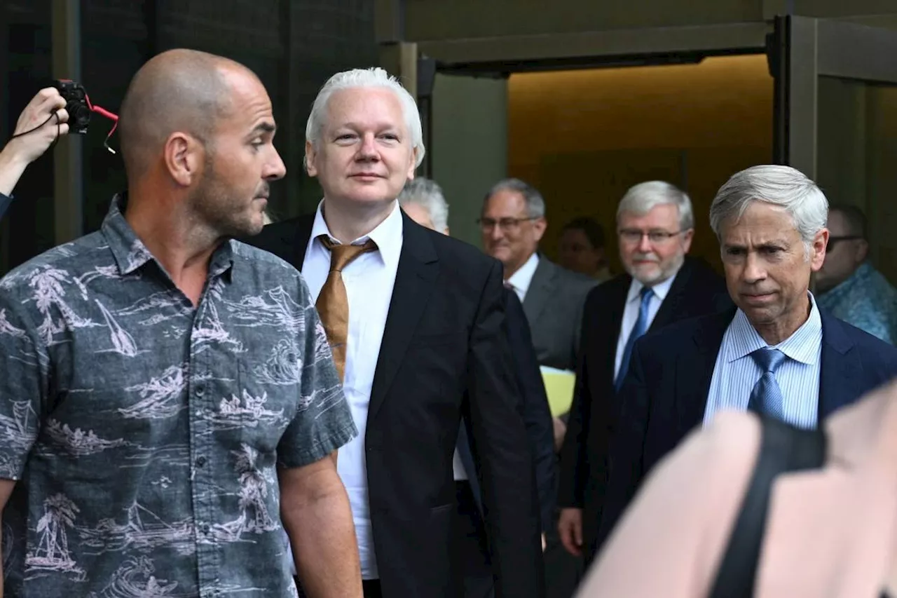 US judge orders release of Wikileaks founder