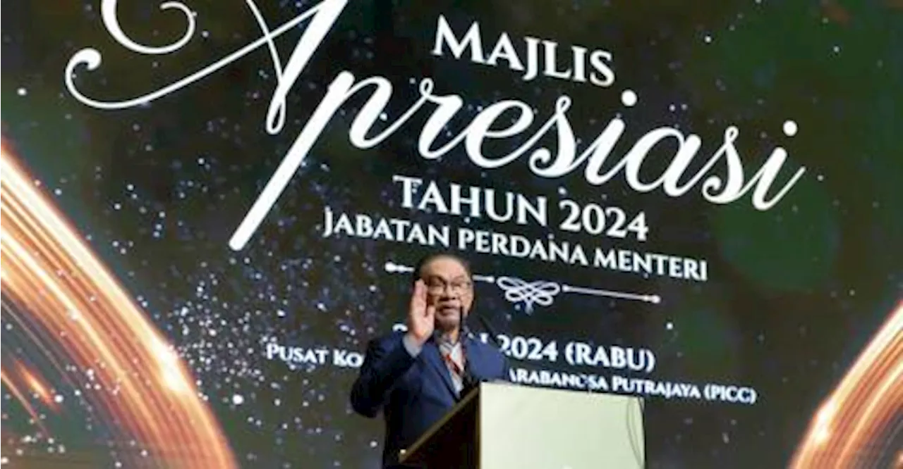 Anwar honours 1,019 at PM Department’s 2024 Appreciation Ceremony