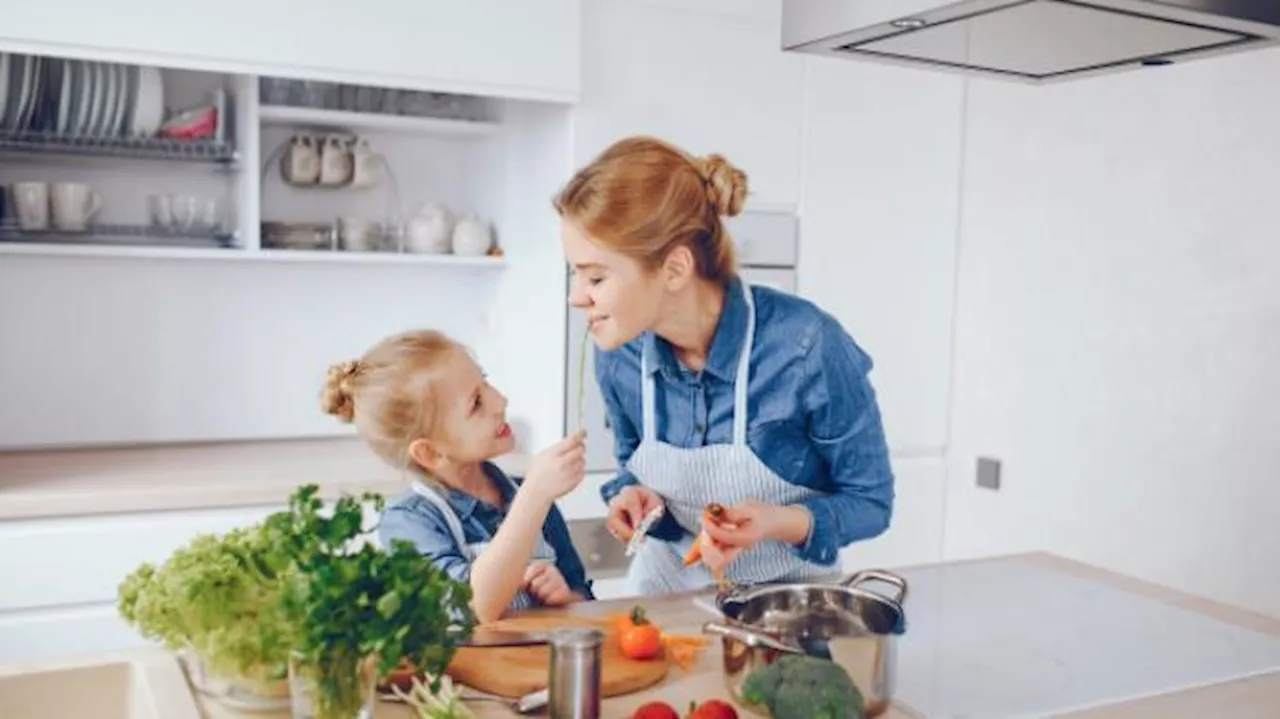 Liburan Sekolah Telah Tiba, Yuk Cobain 3 Resep Masakan Simpel Ini Bareng Anak di Dapur!