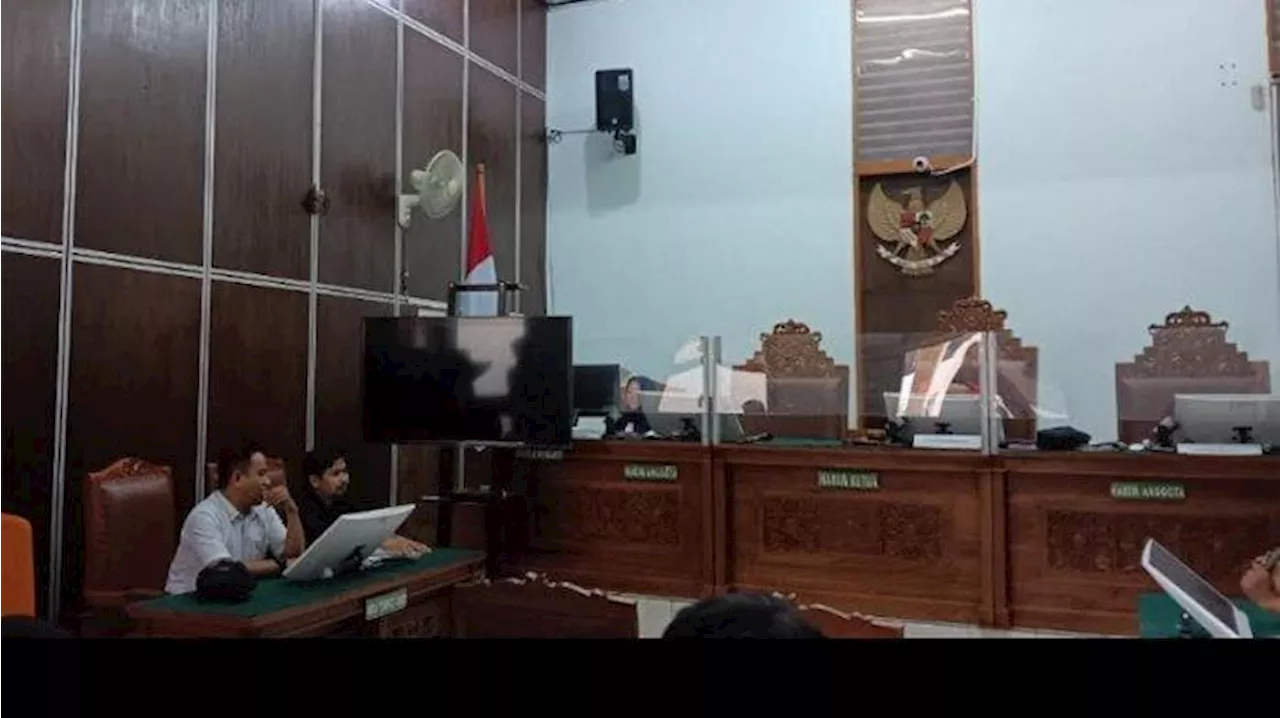 Tangis Keluarga Satpam SKB Tak Terbendung, Sedih Karena Praperadilan Ditolak