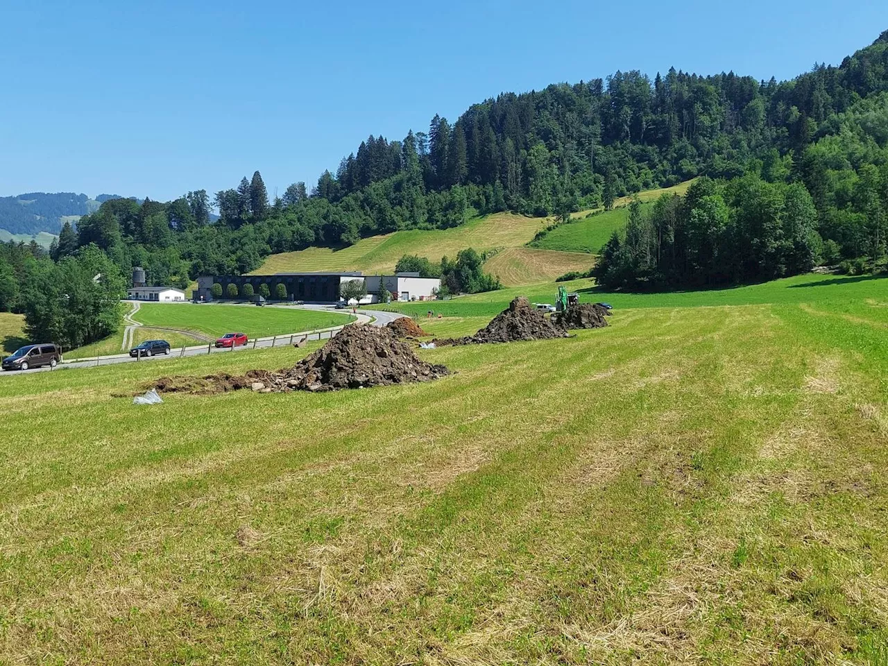 Wälderhalle: Die ersten Baggerarbeiten haben begonnen