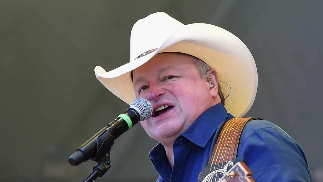 Mark Chesnutt has a 'new heart,' recovering from emergency surgery