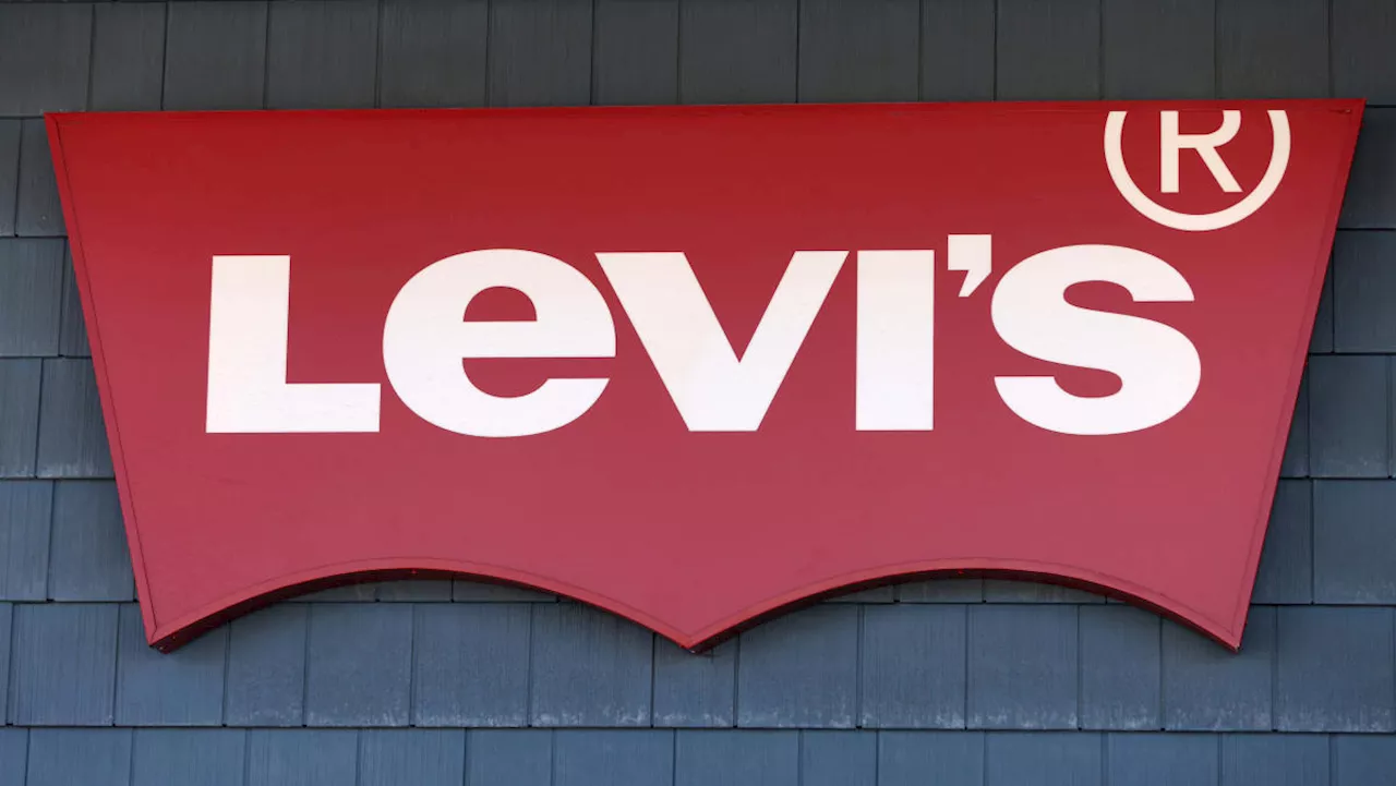 Levi's stock tumbles on disappointing Q2 revenue