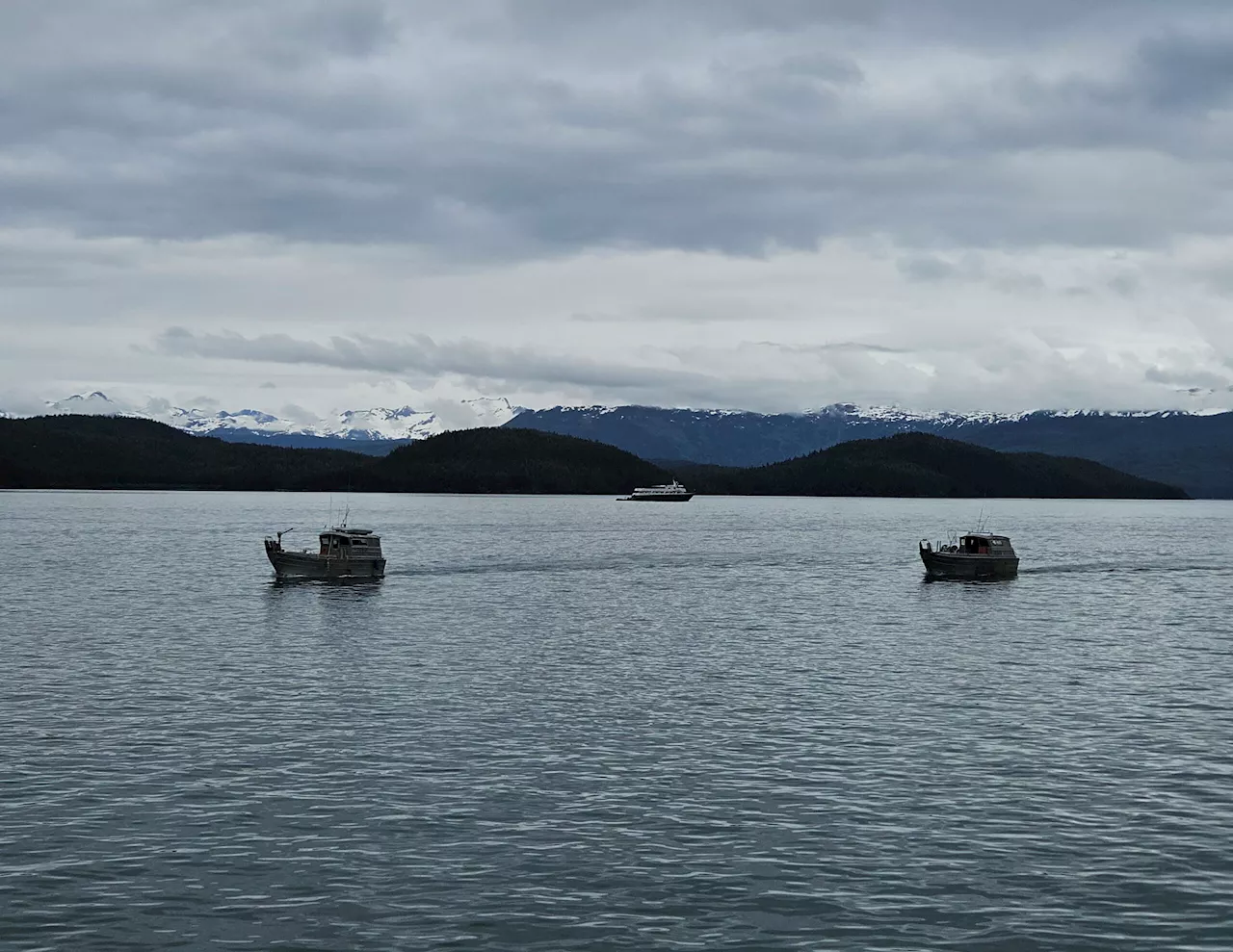 Copper River fishing kicks off salmon season marked by fewer buyers and more uncertainty