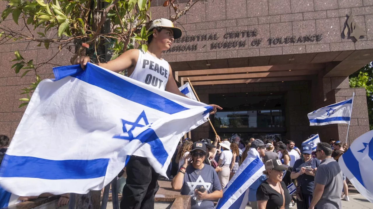 Feds investigating violence during pro-Palestinian protest outside Los Angeles synagogue