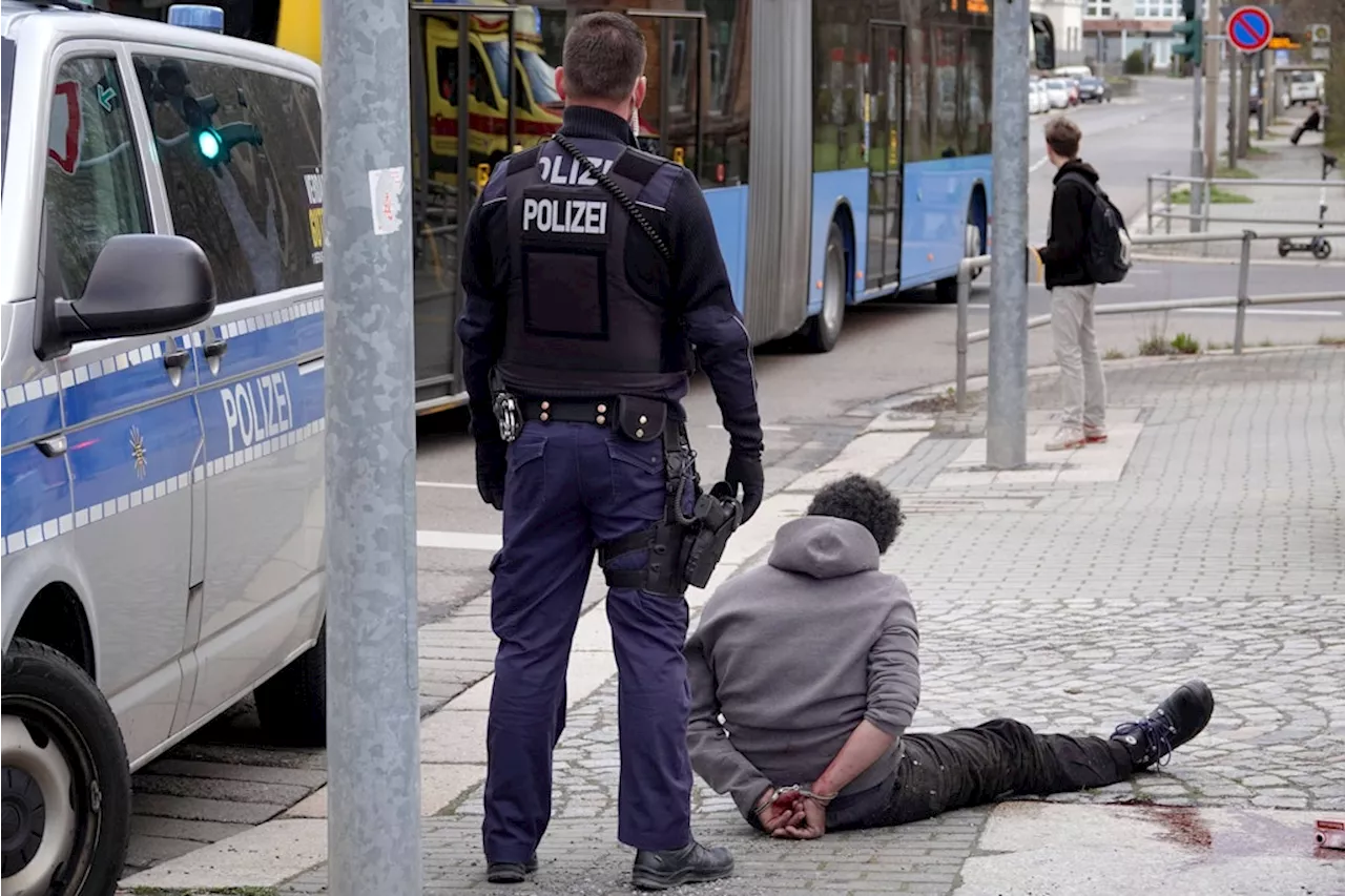 Berlin-Treptow: Wie Restaurantgäste beim Pizzaessen einen Crack-Junkie bezwangen