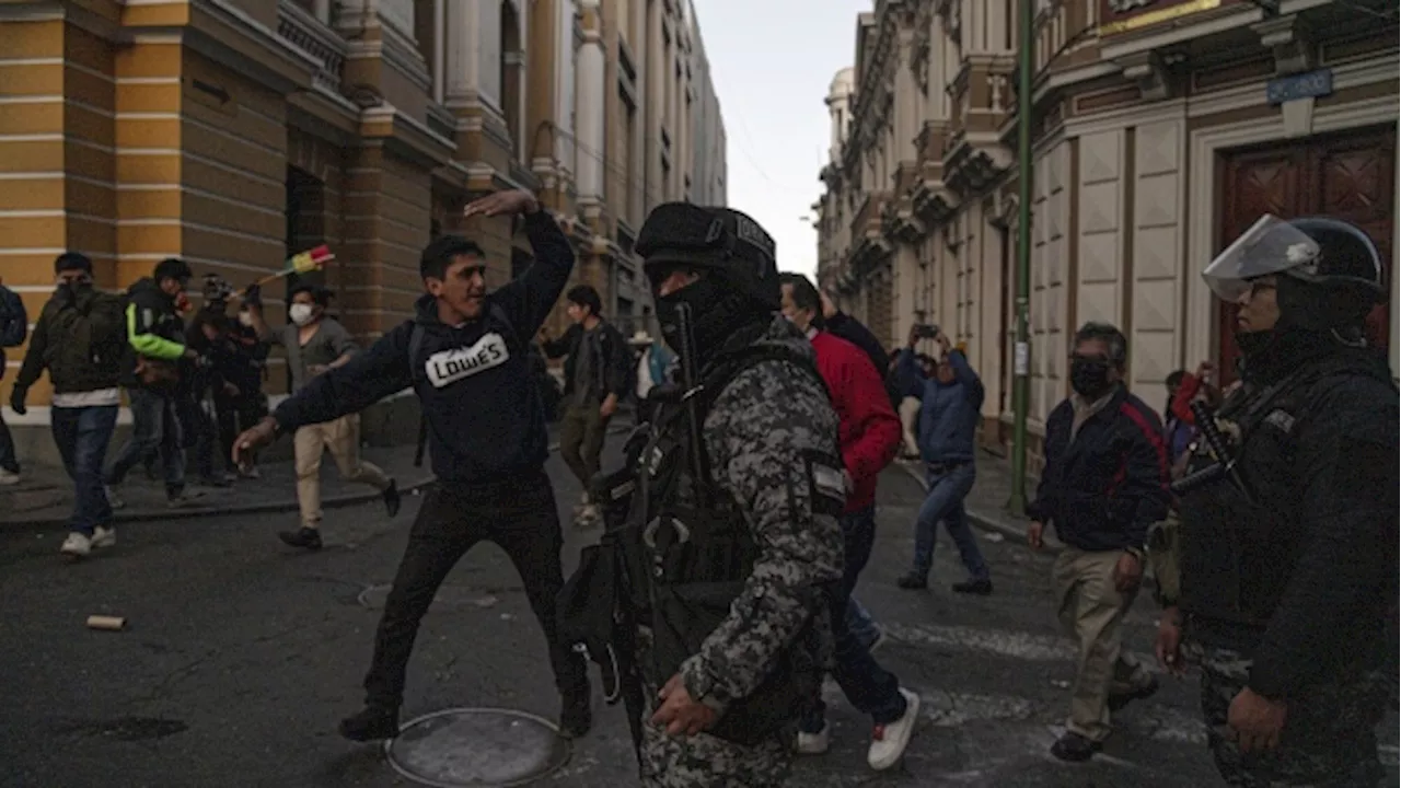 Bolivians Rushed to Hoard Cash as Rebel Troops Attacked Palace