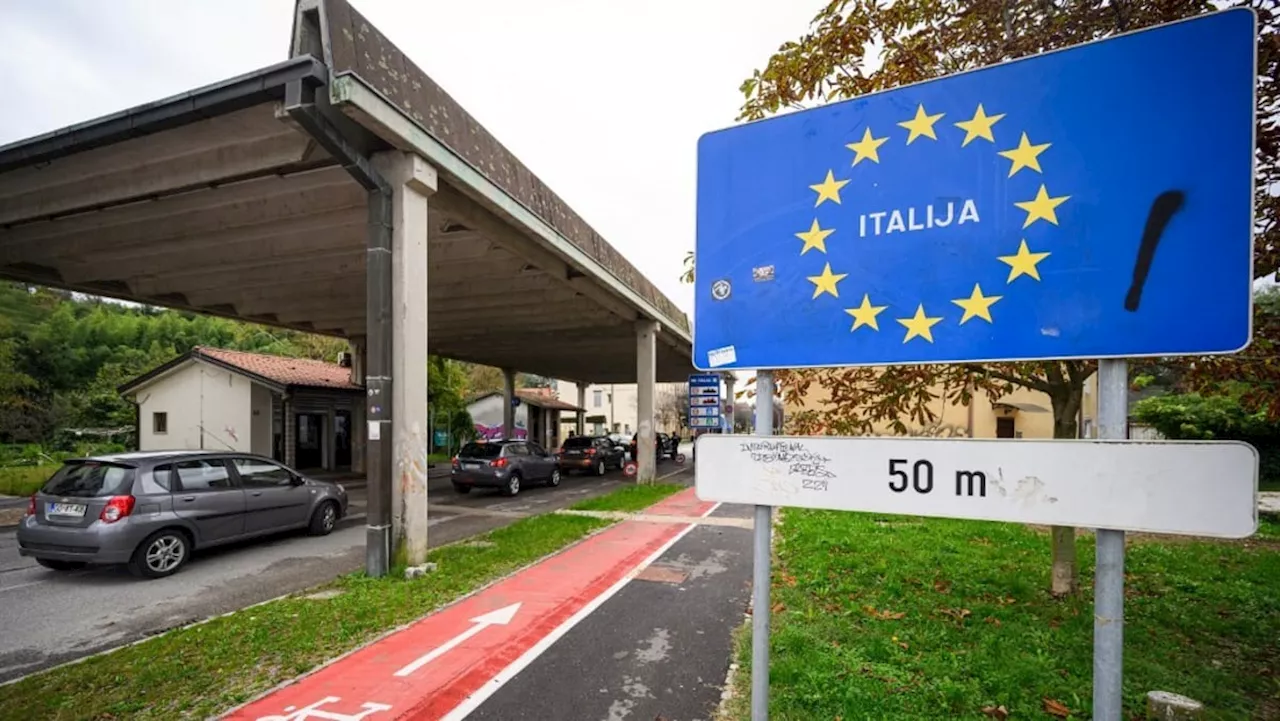 Chinese smuggled into Italy in luxury cars, police say