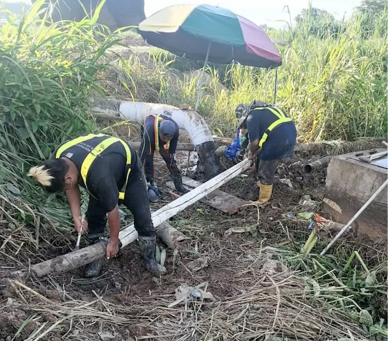 Jabatan pantau bekalan air di Manggatal, Tuaran