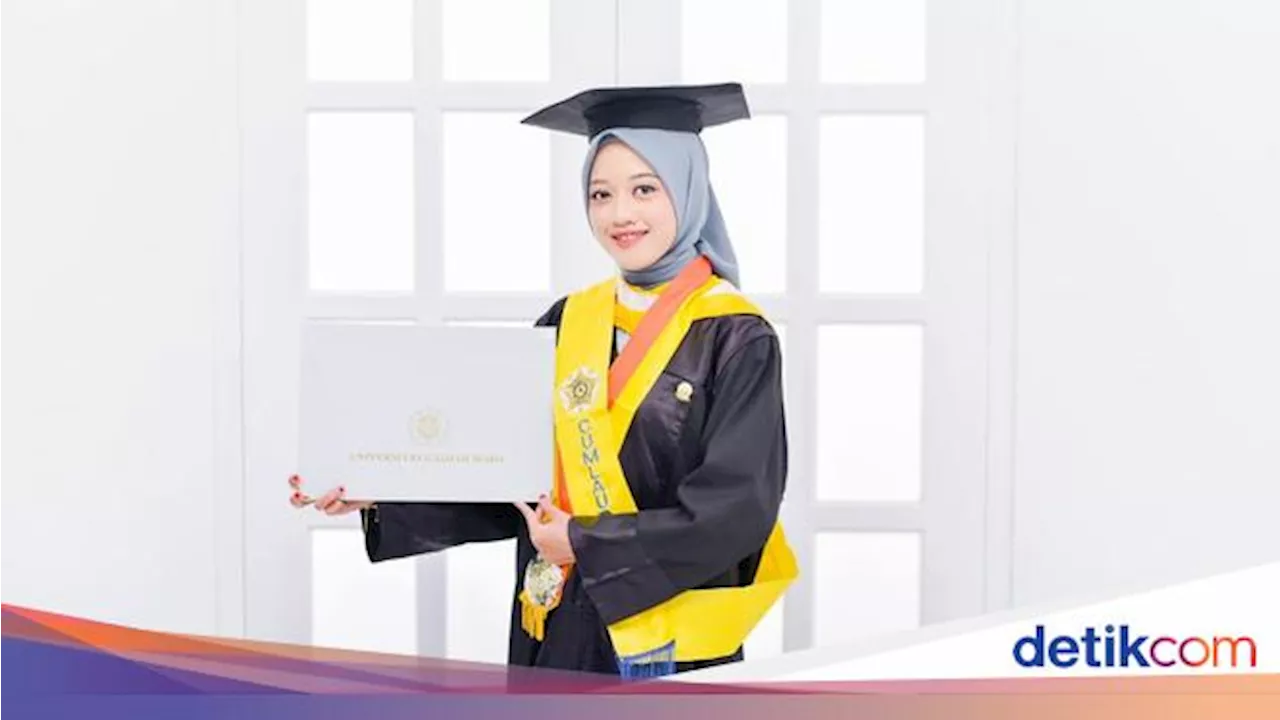 Inspiratif! Anak Tukang Ukir Raih Beasiswa LPDP-Gelar Magister FEB UGM