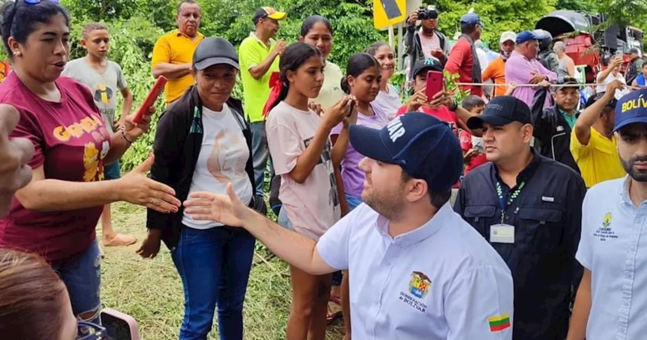 Gobernador Yamil Arana atiende bloqueo en El Carmen de Bolívar