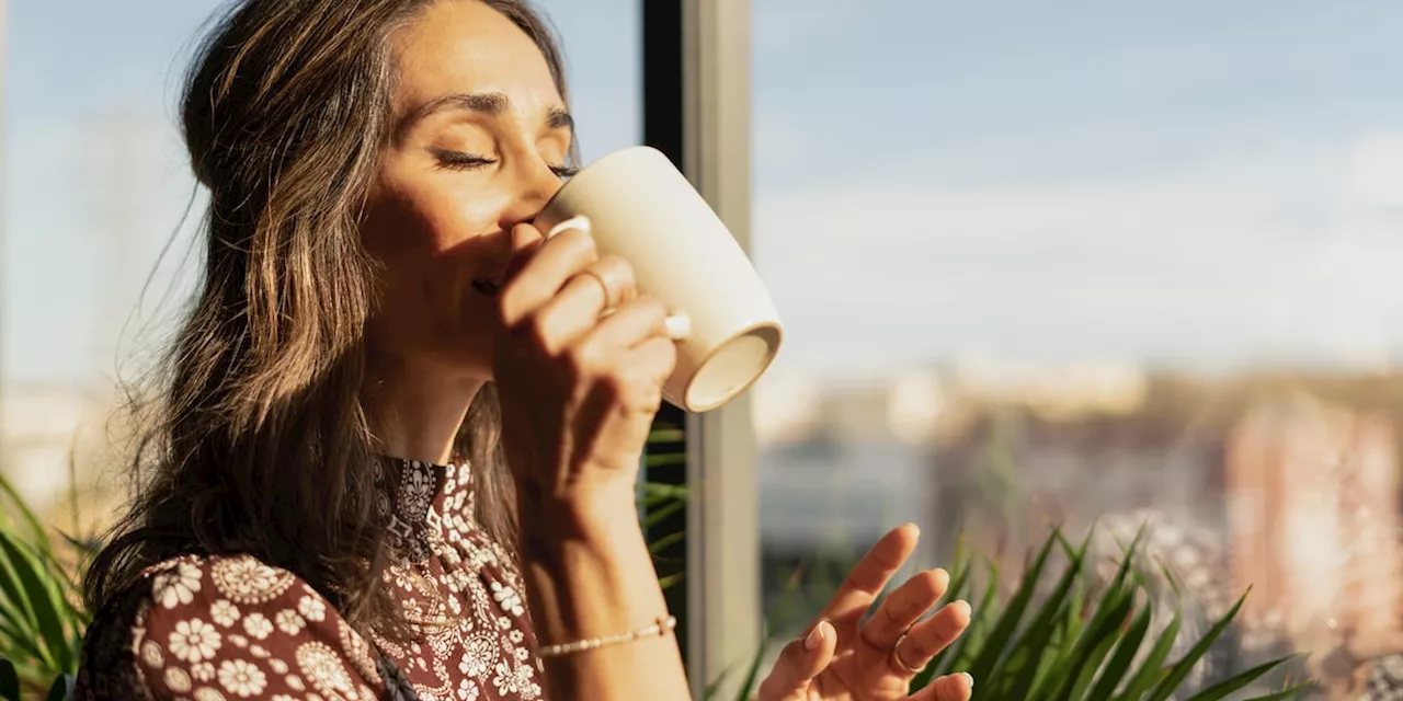 Viel trinken im Sommer: Von diesen beliebten Getränken raten Forschende ab