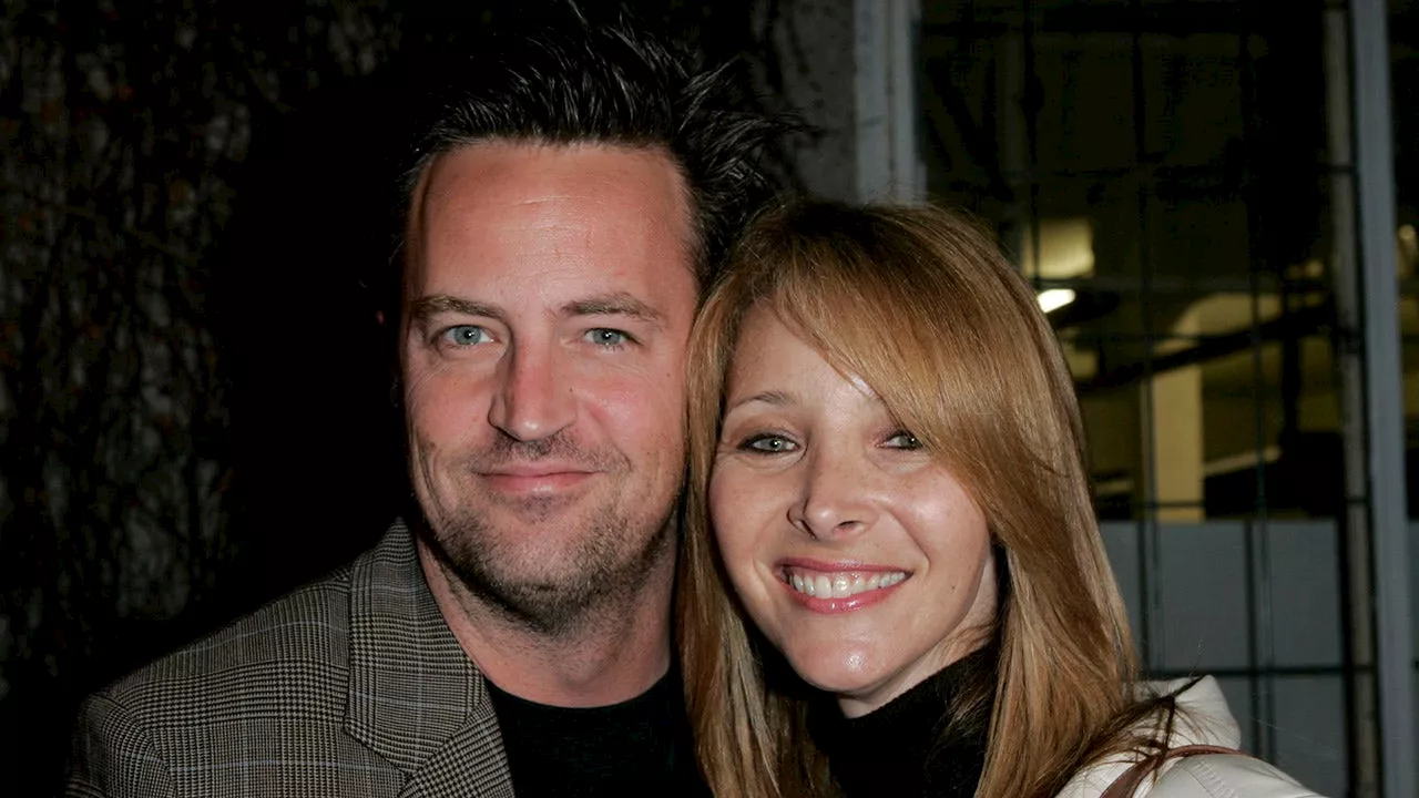 Lisa Kudrow remembers Matthew Perry being 'uniquely hilarious' in 'Friends' rewatch