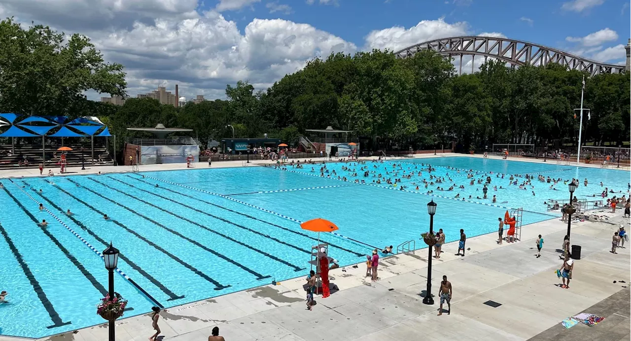 Hundreds stuck waiting for reopened Astoria Pool that Mayor Adams just deemed a success