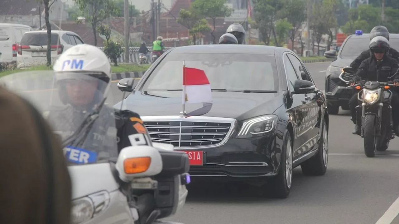 Istana Minta Maaf Setelah Rombongan Presiden Jokowi Menahan Ambulans di Sampit