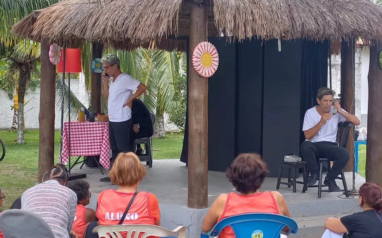 Casa da Terceira Idade de Bambuí recebe espetáculo teatral