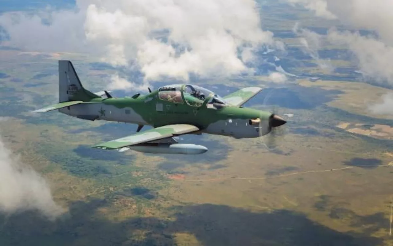 FAB intercepta avião boliviano clandestino em Rondônia, que desobedece ordens e foge