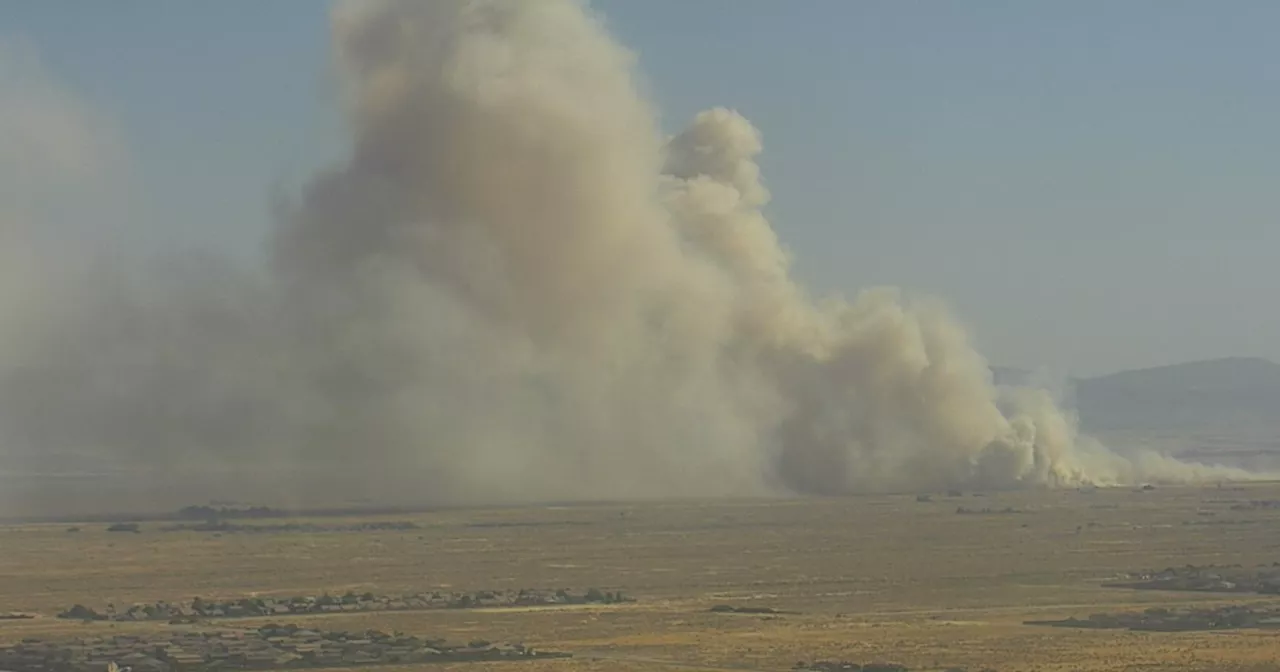 Columbia Fire burns more than 350 acres in the Antelope Valley