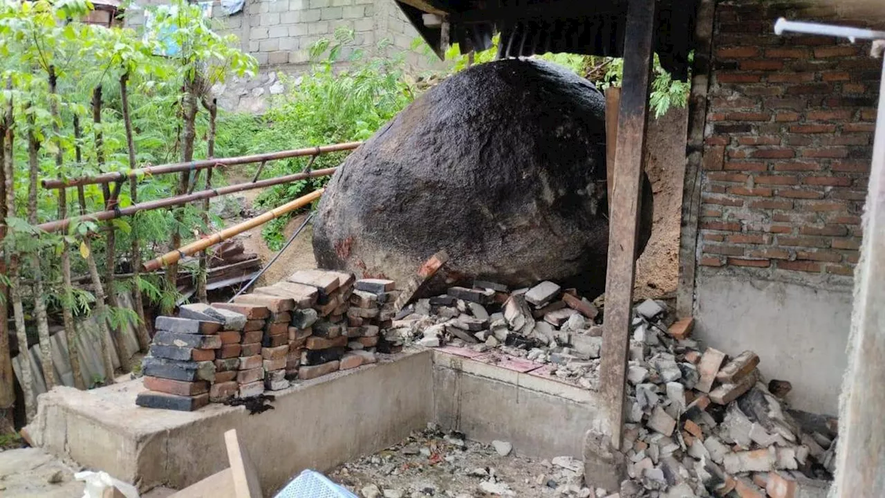 Longsor di Kota Gorontalo, Rumah Warga Jebol Dihantam Batu Besar