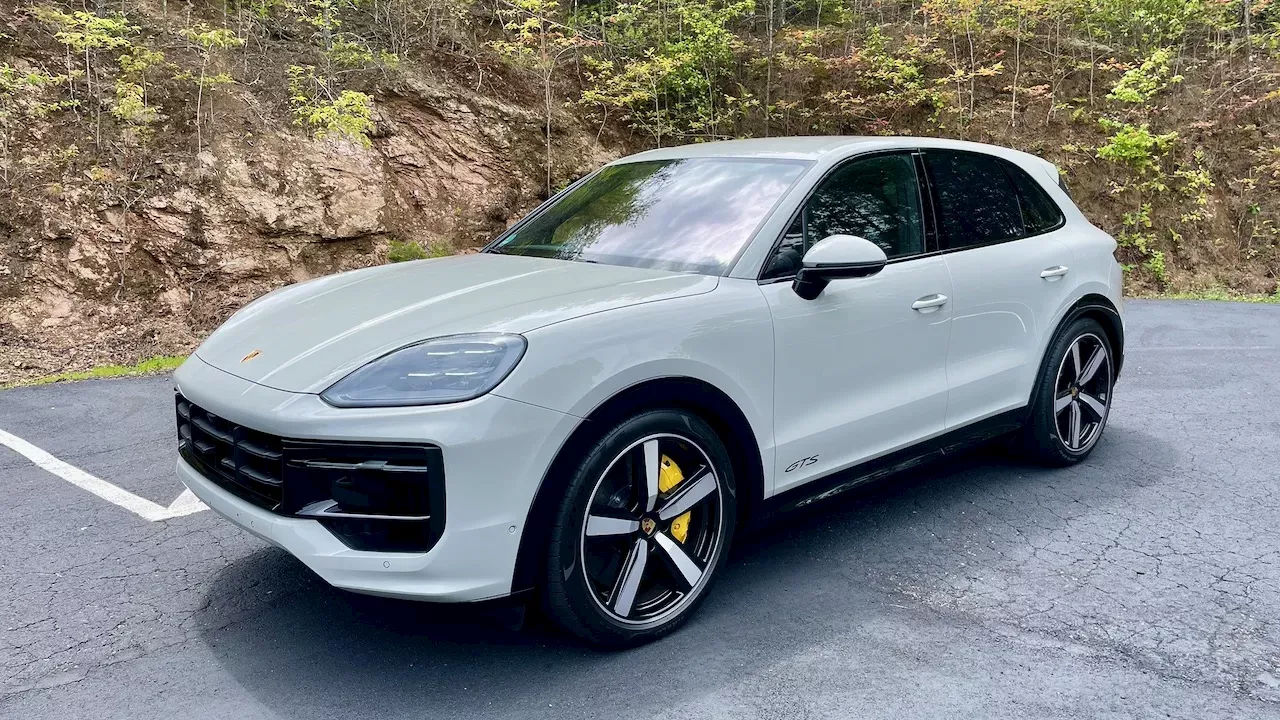 Review: 2025 Porsche Cayenne GTS splits the V-8 difference