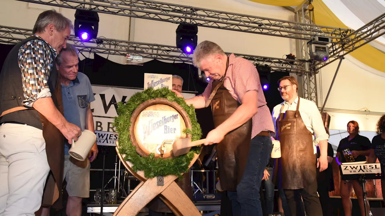 Wieselburger Volksfest mit Bieranstich eröffnet