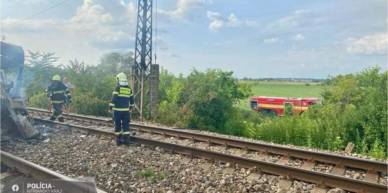 Zug gegen Bus: Sechs Tote bei Zusammensto&szlig; in der Slowakei