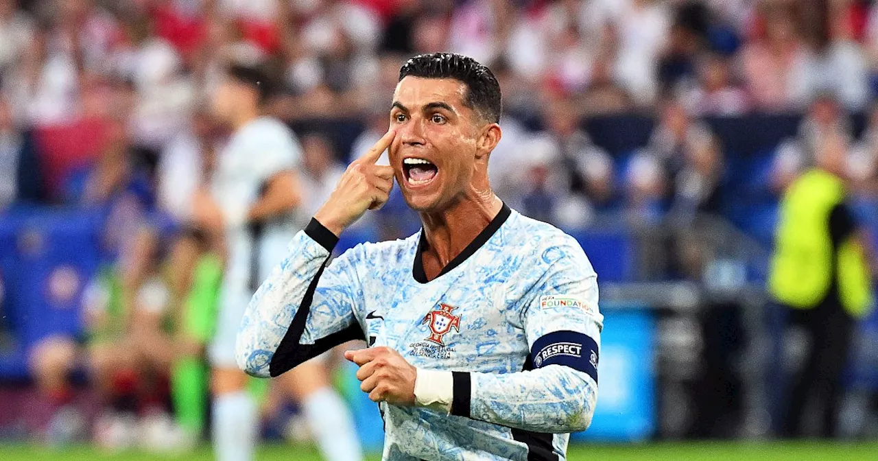 Cristiano Ronaldo im Kreis Gütersloh: ++ 23-Jähriger glücklich über Trikot des Stars ++