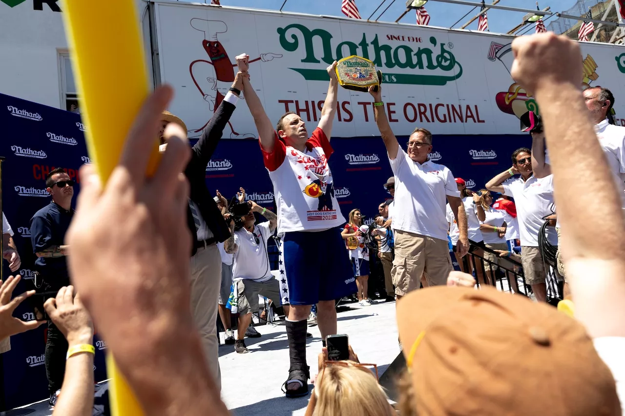 After split with NYC competition, Joey Chestnut heads to hot-dog eating event in Texas