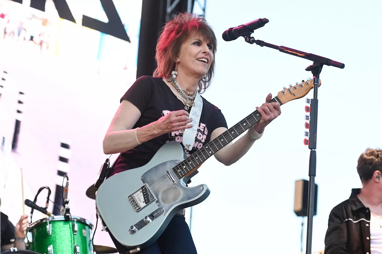 Chrissie Hynde Praises Taylor Swift: ‘Shows You What a Girl With a Guitar Can Do’