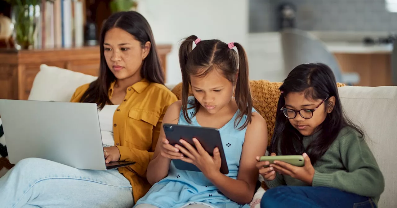 A New Study Found That Kids Model Their Parents' Screen Habits