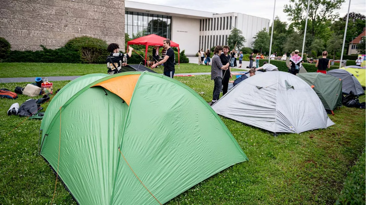 Stimmung „sehr kämpferisch“: Palästina-Aktivisten campieren seit einer Woche vor der Freien Universität in Berlin