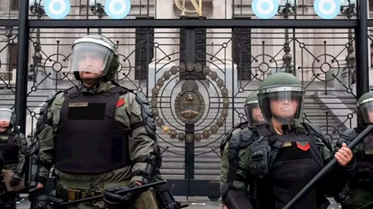 Protestas En El Congreso Por La Sanción De La Ley Bases Y La Activación ...