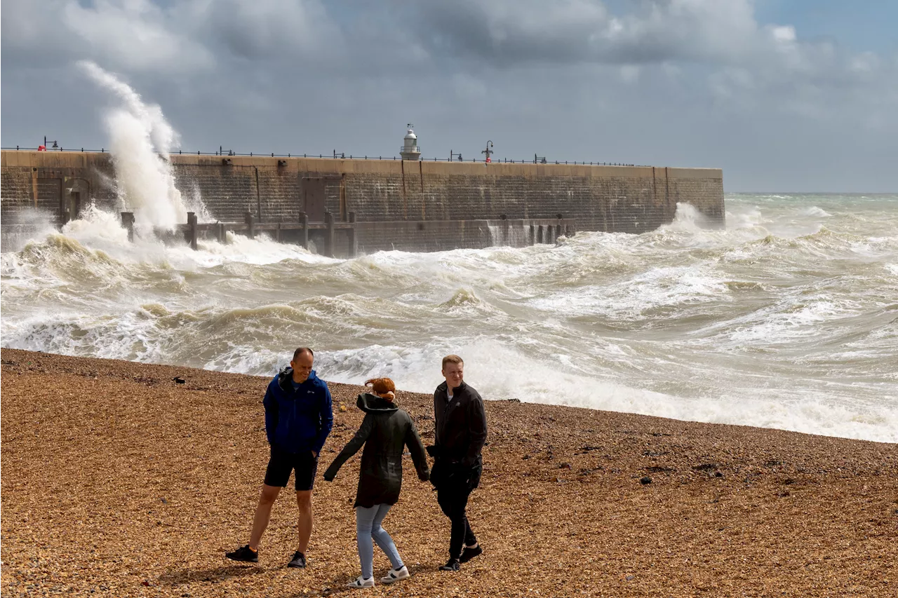 Heavy winds to batter UK after hottest day of the year