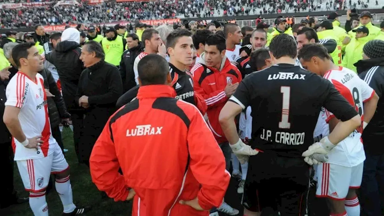 El exutilero de River Carlos Peralta dio detalles del descenso: 'Lo tengo tatuado a Passarella'