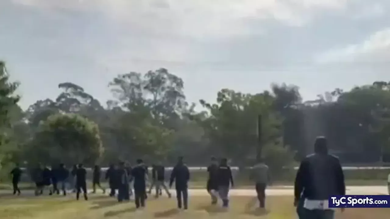 Corinthians: Escándalo En Corinthians: Invasión De Sus Hinchas, Bombas ...