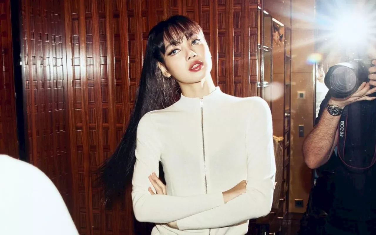 Lisa BLACKPINK Diduga Bayar Mahal Dancer untuk Comeback 'ROCKSTAR'