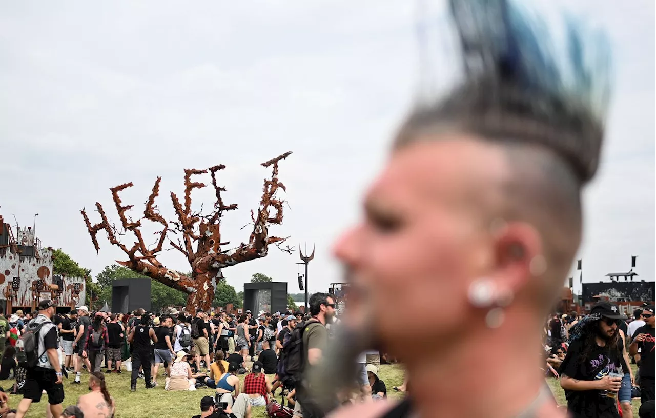 Législatives 2024 : Au Hellfest, « on essaye de laisser les emmerdes à la porte » (de l’enfer)