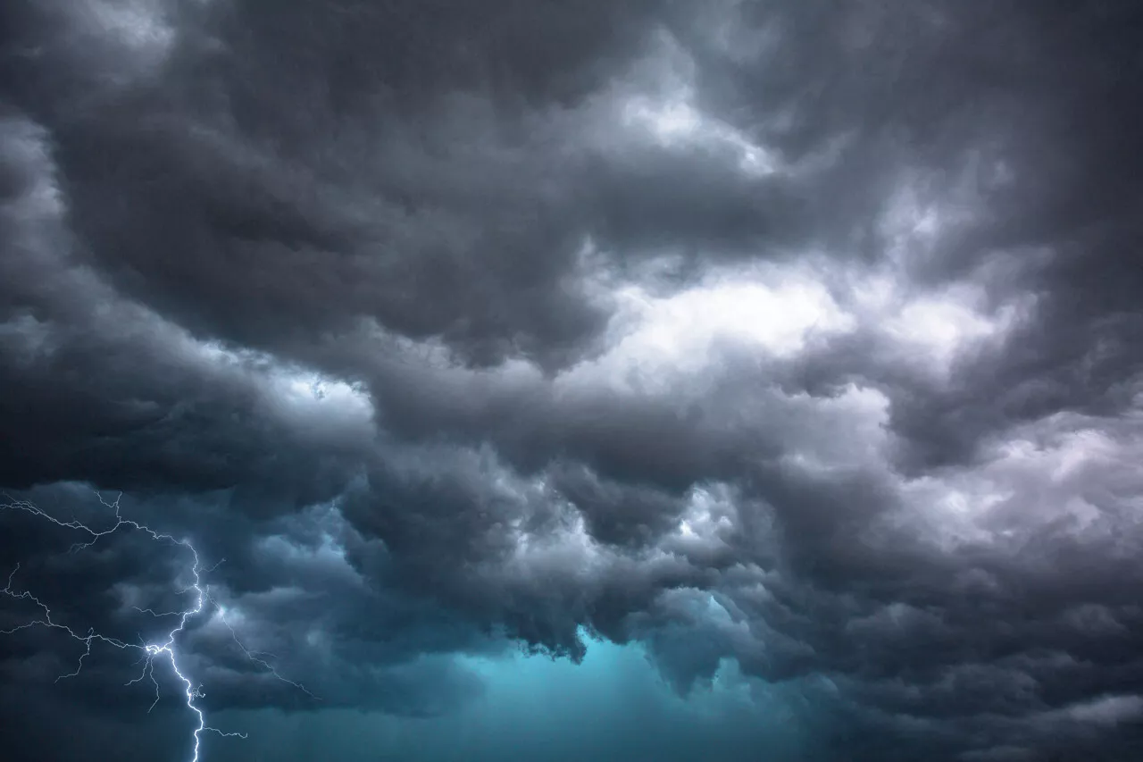 Très violents orages prévus ce samedi en France : pourquoi le « cocktail météo » est « explosif »