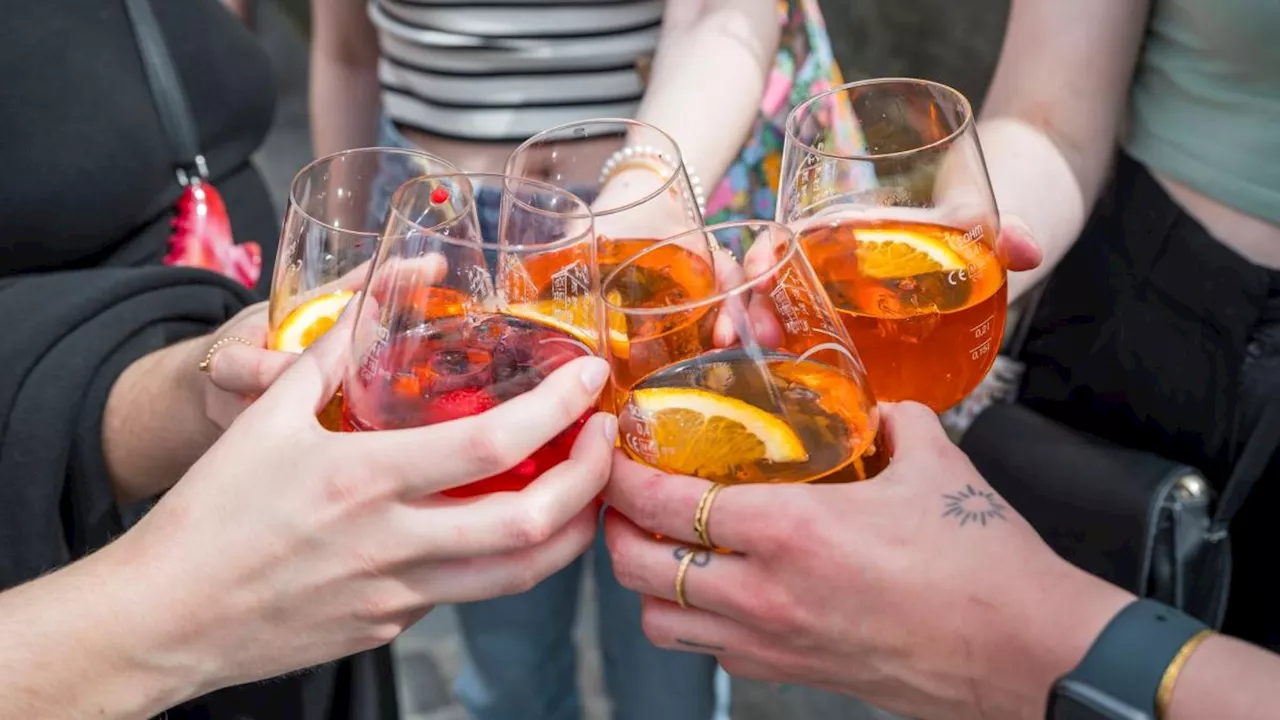 Gerücht aus dem Netz: Krebsgefahr durch Aperol Spritz?