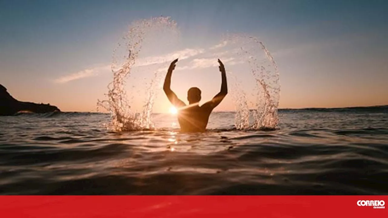 Levantada interdição a banhos na praia da Azarujinha em Cascais