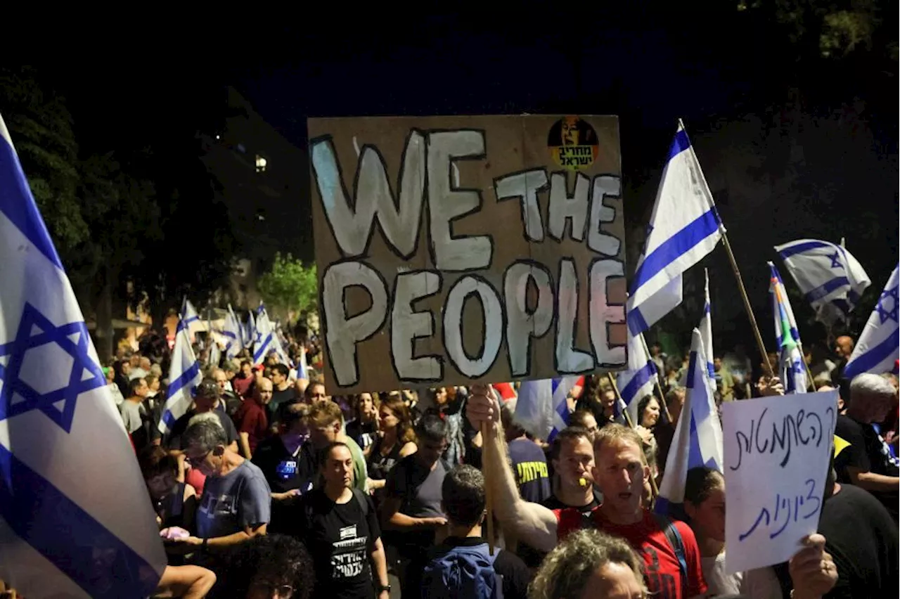 Manifestantes contra o governo israelense fazem passeata até casa de Netanyahu