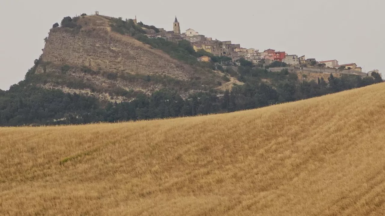 Tra Castelgrande e Andretta, nella Basilicata dei paesi svuotati: «Qui c'è il silenzio di chi se ne è andato, e quello di chi non è arrivato»