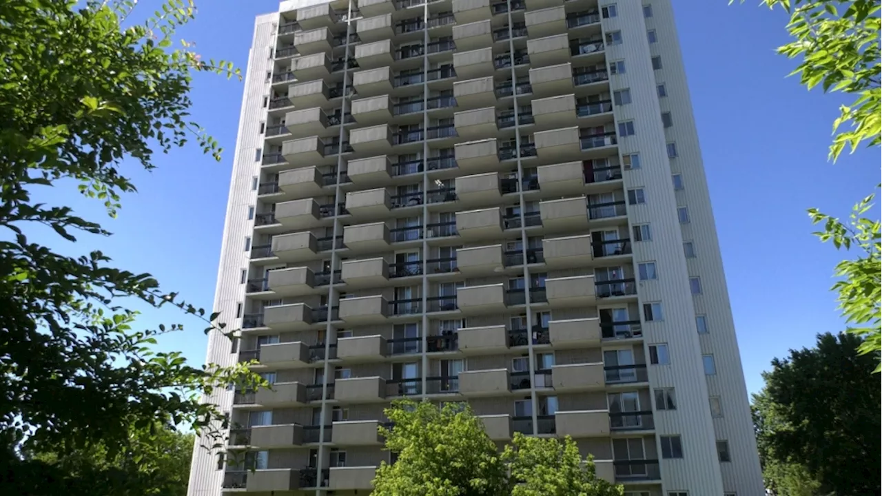 Tenants in 16-floor apartment building in Ottawa's west-end served eviction notices