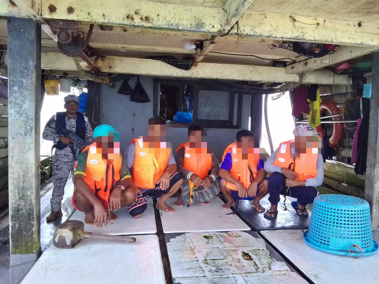 Tawau Malaysian Maritime Enforcement Agency detain two boats