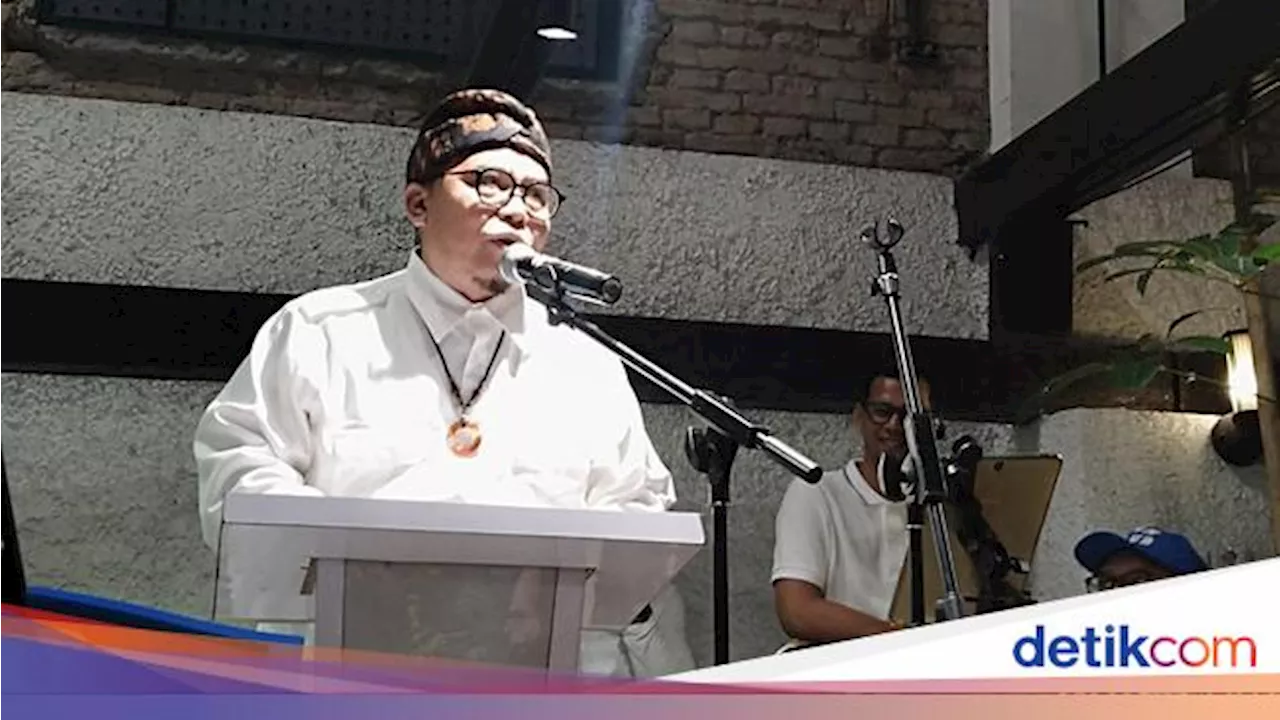 Komedian Denny Chandra Deklarasi Maju Pilwalkot Bandung 2024